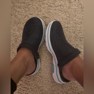 Sneakers slip on shoes